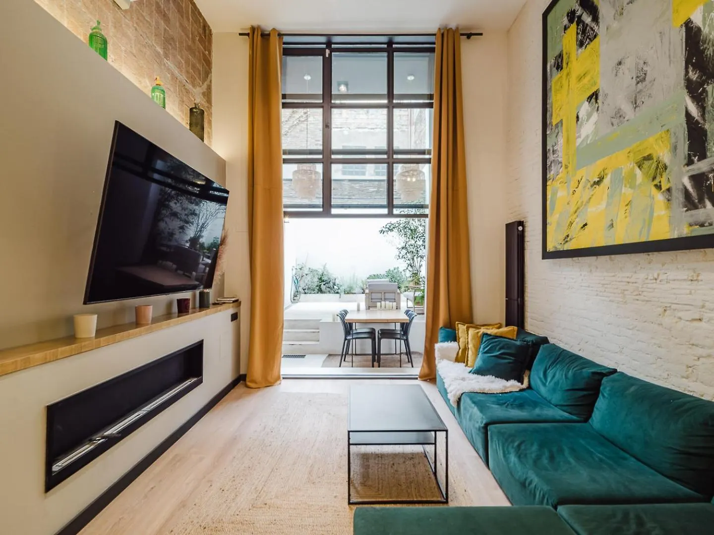 Luxury 2 Story Apartment Near Passeig De Gracia Barcelona